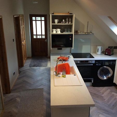 2 Bedroom Furnished Apartment In A Rural Position Стоун Экстерьер фото