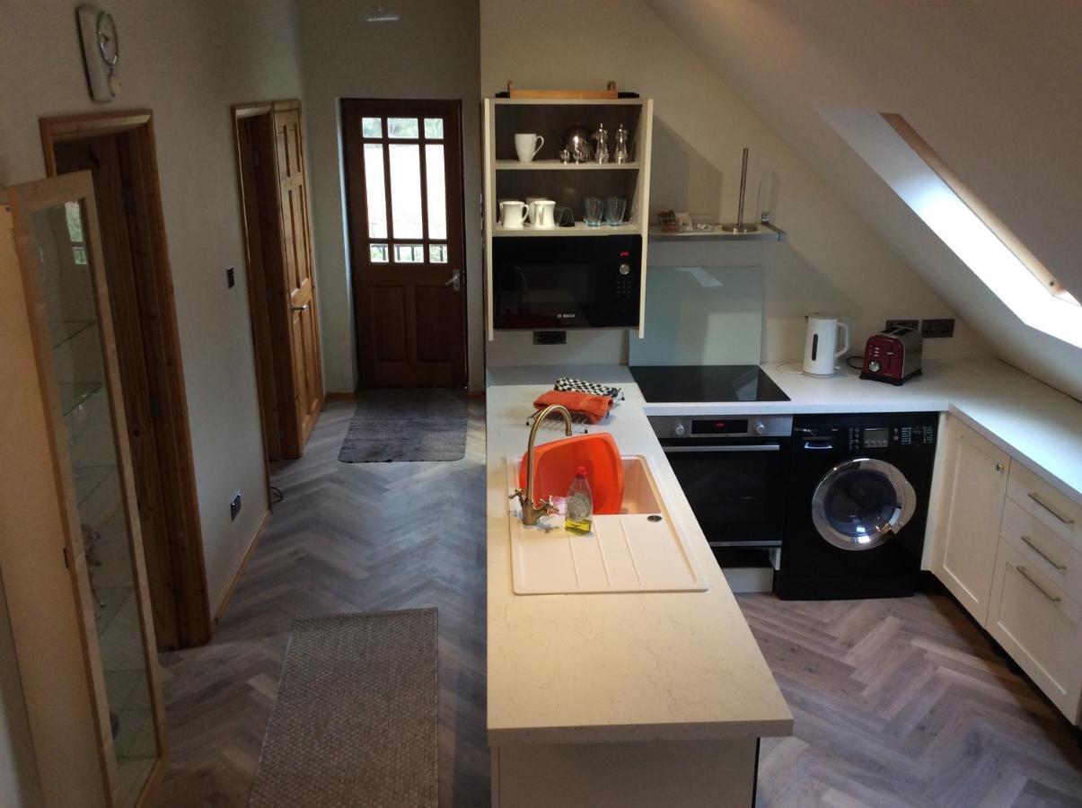 2 Bedroom Furnished Apartment In A Rural Position Стоун Экстерьер фото