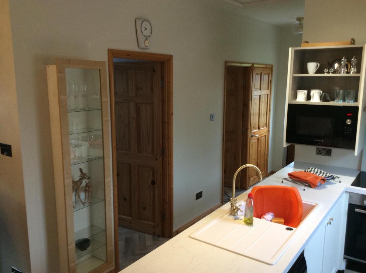 2 Bedroom Furnished Apartment In A Rural Position Стоун Экстерьер фото